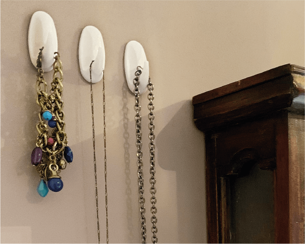 TAKKER SMALL MULTI-PURPOSE HOOK